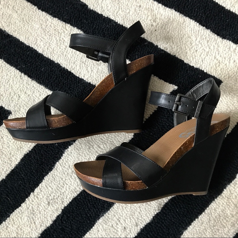 NWT! Wedge Sandals